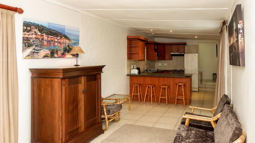 39 On Nile Guest House Port Elizabeth Ruang foto