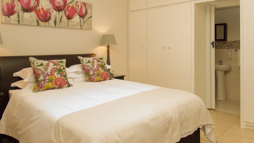 39 On Nile Guest House Port Elizabeth Ruang foto